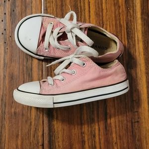 GUC Converse girls shoes pink size 9